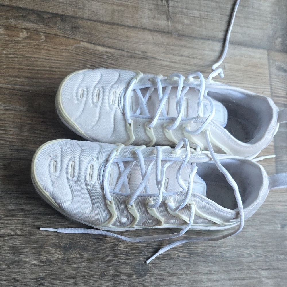 Stylish White Men's Sneakers